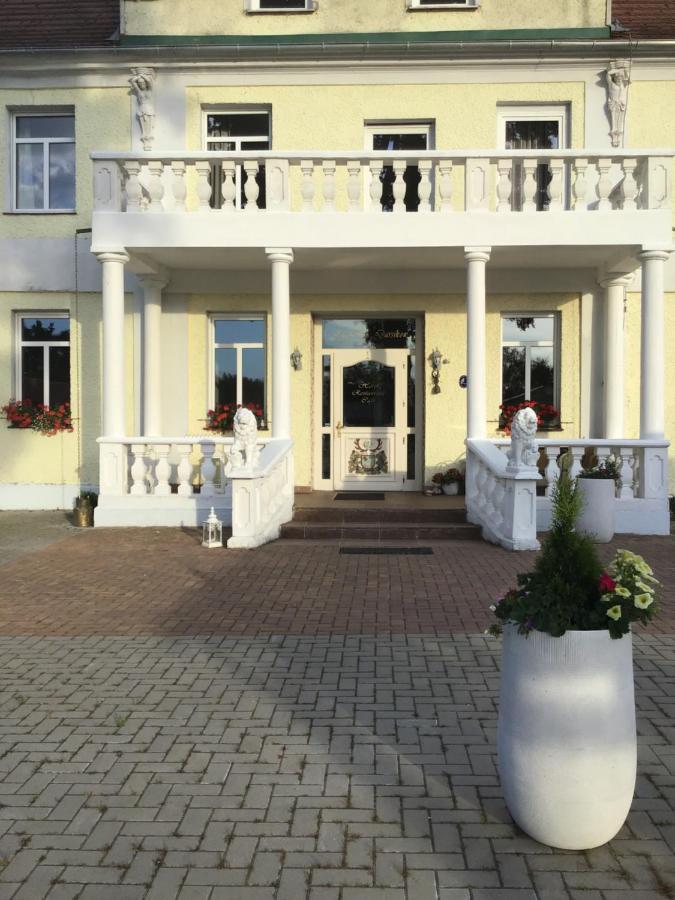Hotel Gutshaus Darsikow Exterior foto