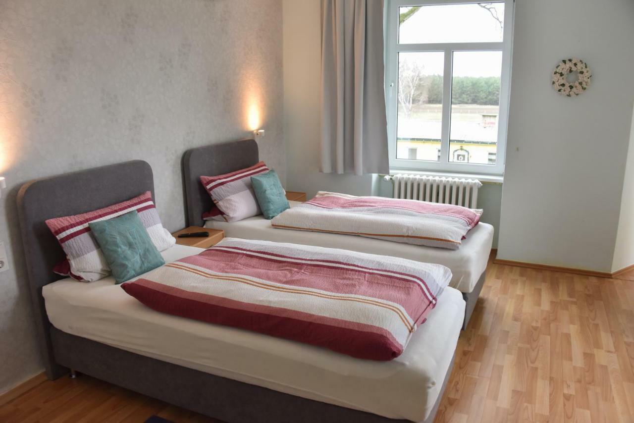 Hotel Gutshaus Darsikow Exterior foto